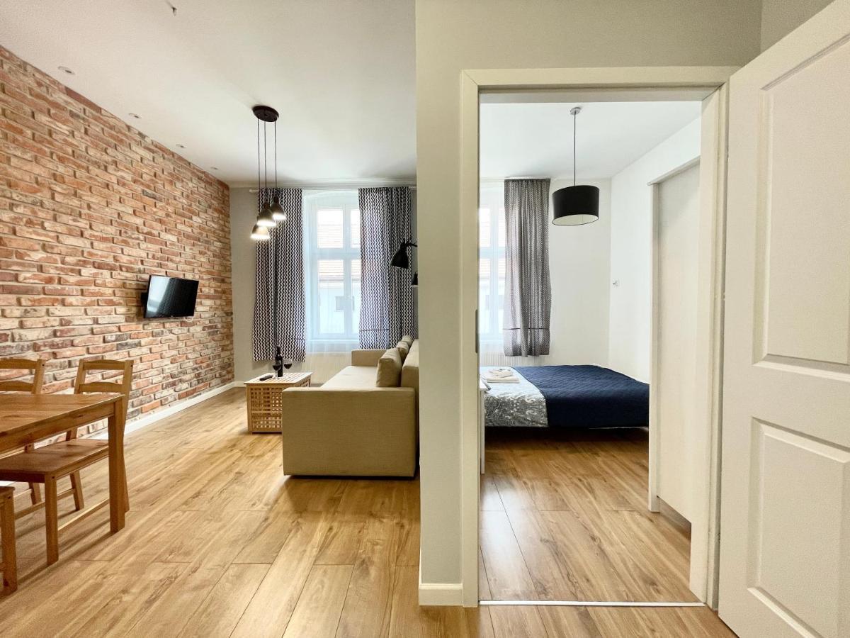 Apartment Stary *